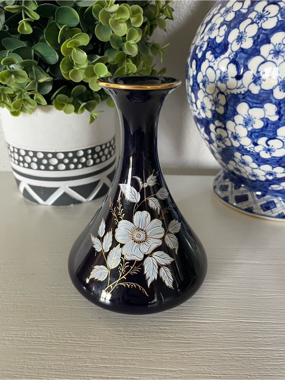 Paris Royal Peint A La Main Paris Porcelain Black Gold Floral hand painted Vase